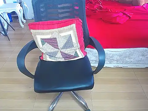 Snapshot of Makemypussysquirt-tsunami chatting on 10-16-25, 08:37 Makemypussysquirt-tsunami online show from 10-16-25, 08:37