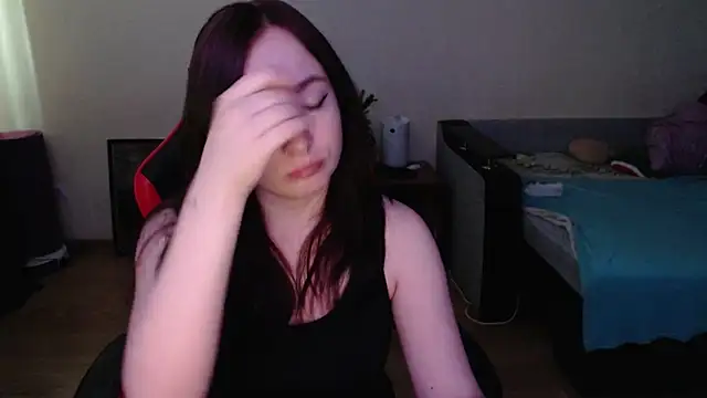 Laralianna online show from 04-28-26, 05:56