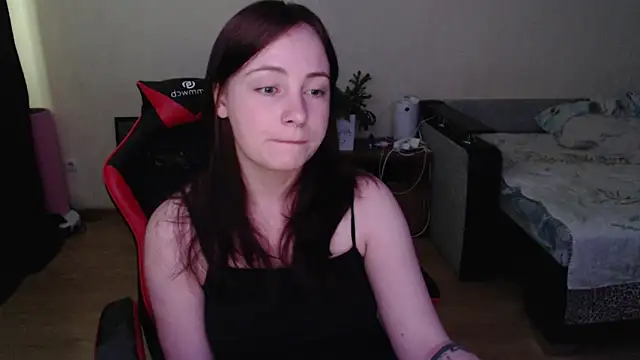 Laralianna online show from 06-17-26, 07:33