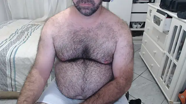 Snapshot of MysterBearMG chatting on 04-21-26, 02:51 MysterBearMG online show from 04-21-26, 02:51