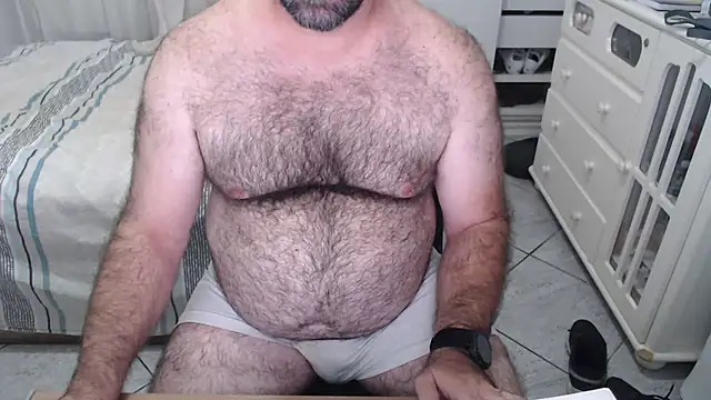 Snapshot of MysterBearMG chatting on 04-28-26, 12:09 MysterBearMG online show from 04-28-26, 12:09