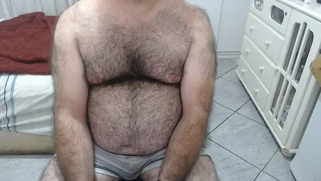 Snapshot of MysterBearMG chatting on 05-16-26, 01:02 MysterBearMG online show from 05-16-26, 01:02