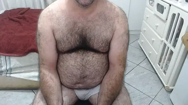 Snapshot of MysterBearMG chatting on 05-17-26, 01:14 MysterBearMG online show from 05-17-26, 01:14