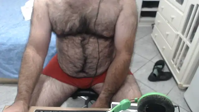 Snapshot of MysterBearMG chatting on 06-06-26, 10:47 MysterBearMG online show from 06-06-26, 10:47
