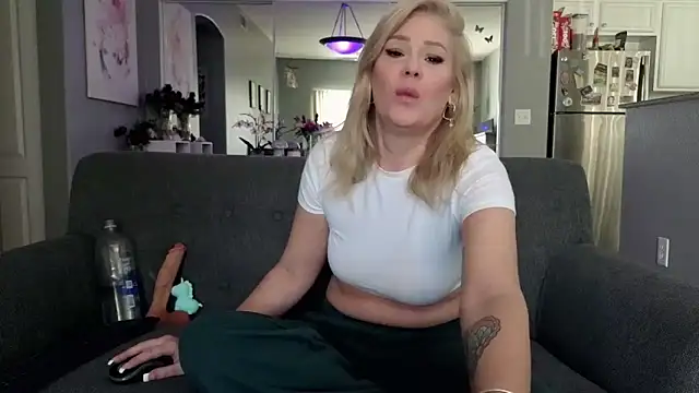 Lexi Shocker online show from 11-03-25, 06:31