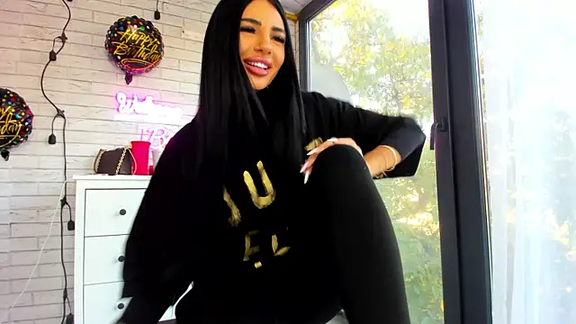 Britney Charm  online show from 10-17-25, 06:05