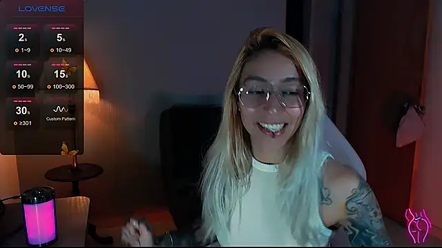 Snapshot of Saucy_Jenn chatting on 12-08-24, 10:36 Saucy Jenn online show from 12-08-24, 10:36