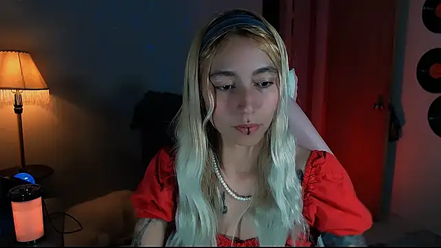 Snapshot of Saucy_Jenn chatting on 12-29-24, 09:52 Saucy Jenn online show from 12-29-24, 09:52