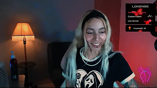 Snapshot of Saucy_Jenn chatting on 01-10-25, 05:26 Saucy Jenn online show from 01-10-25, 05:26