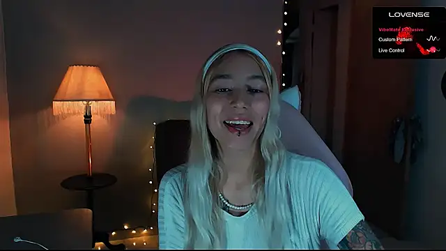 Snapshot of Saucy_Jenn chatting on 01-12-25, 09:19 Saucy Jenn online show from 01-12-25, 09:19