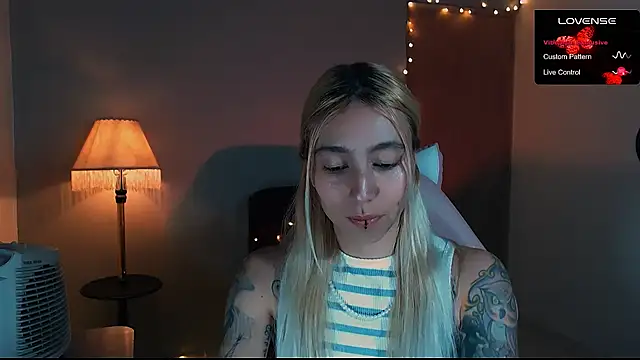 Snapshot of Saucy_Jenn chatting on 01-17-25, 02:50 Saucy Jenn online show from 01-17-25, 02:50