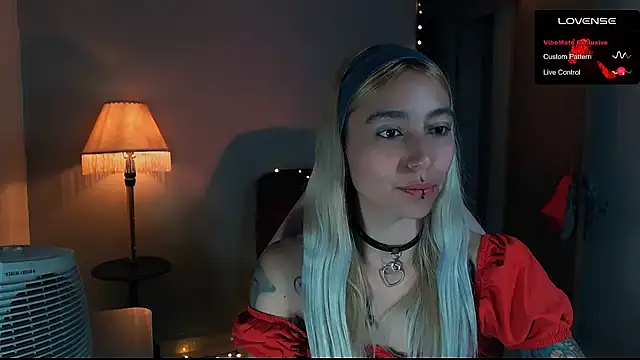 Snapshot of Saucy_Jenn chatting on 01-19-25, 10:06 Saucy Jenn online show from 01-19-25, 10:06