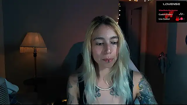 Snapshot of Saucy_Jenn chatting on 01-26-25, 10:46 Saucy Jenn online show from 01-26-25, 10:46