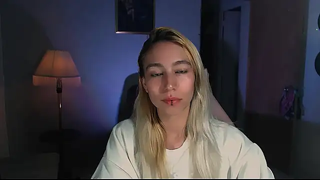 Snapshot of Saucy_Jenn chatting on 02-02-25, 11:00 Saucy Jenn online show from 02-02-25, 11:00