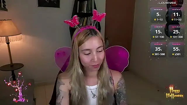 Snapshot of Saucy_Jenn chatting on 11-01-25, 03:41 Saucy Jenn online show from 11-01-25, 03:41