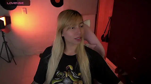 Saucy Jenn online show from 04-17-26, 03:53