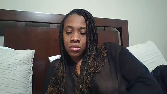 Snapshot of MsJuicy chatting on 12-21-25, 01:18 MsJuicy online show from 12-21-25, 01:18