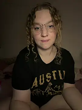 Snapshot of EmmieRae chatting on 02-28-26, 02:34 EmmieRae online show from 02-28-26, 02:34