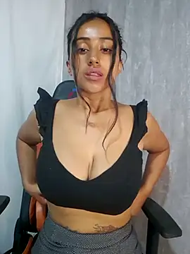 Valentinne z online show from 01-15-25, 03:39