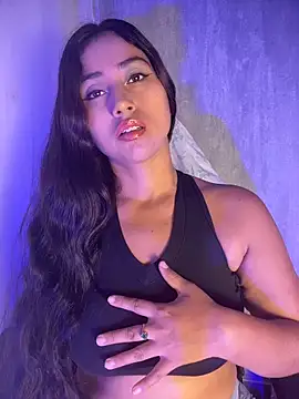 Valentinne z online show from 02-15-26, 04:53