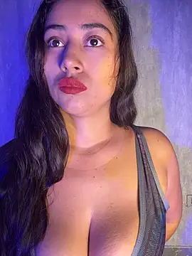 Valentinne z online show from 03-01-26, 10:50