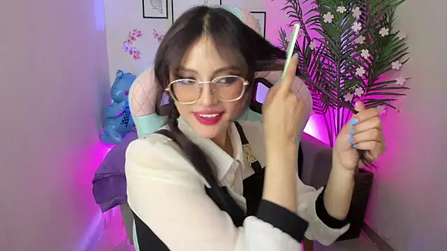 Kyomi chang online show from 03-20-25, 03:58