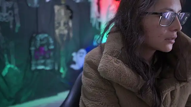 Kyomi chang online show from 10-17-25, 01:03