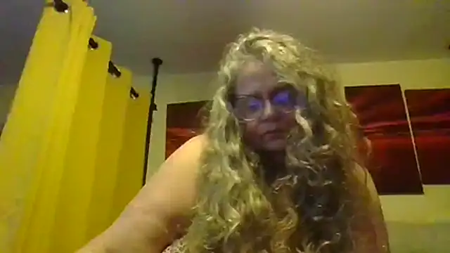 Snapshot of DestineeLoverGirl chatting on 07-29-26, 11:30 DestineeLoverGirl online show from 07-29-26, 11:30