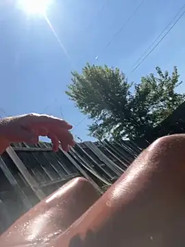 Snapshot of twotonetommyme chatting on 09-09-25, 06:29 twotonetommyme online show from 09-09-25, 06:29