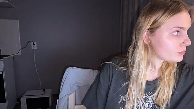 Snapshot of Chanel_Gill chatting on 12-10-24, 07:22 Chanel Gill online show from 12-10-24, 07:22