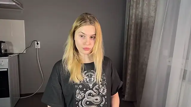 Snapshot of Chanel_Gill chatting on 12-11-24, 08:50 Chanel Gill online show from 12-11-24, 08:50