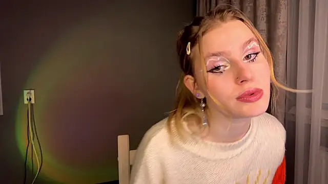 Snapshot of Chanel_Gill chatting on 12-19-24, 05:40 Chanel Gill online show from 12-19-24, 05:40