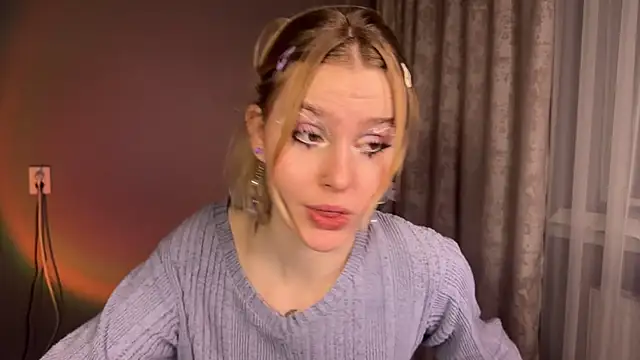 Snapshot of Chanel_Gill chatting on 12-19-24, 08:44 Chanel Gill online show from 12-19-24, 08:44