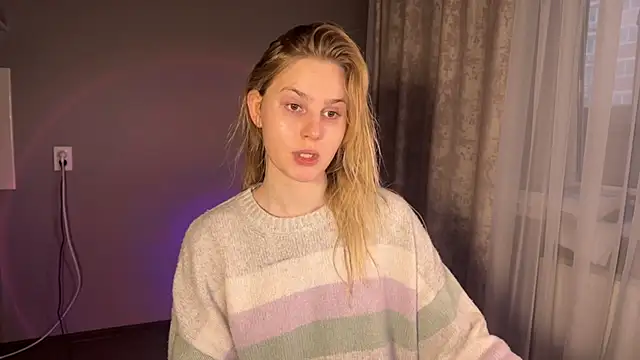 Snapshot of Chanel_Gill chatting on 12-24-24, 04:55 Chanel Gill online show from 12-24-24, 04:55