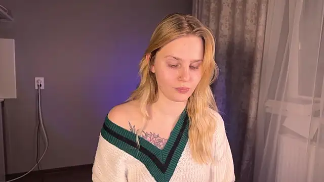 Snapshot of Chanel_Gill chatting on 12-24-24, 06:17 Chanel Gill online show from 12-24-24, 06:17