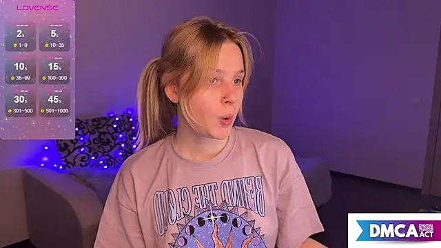 Snapshot of Chanel_Gill chatting on 01-01-25, 08:35 Chanel Gill online show from 01-01-25, 08:35