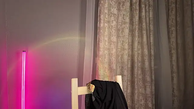 Snapshot of Chanel_Gill chatting on 01-12-25, 04:31 Chanel Gill online show from 01-12-25, 04:31