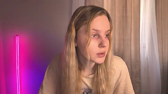 Snapshot of Chanel_Gill chatting on 01-15-25, 06:43 Chanel Gill online show from 01-15-25, 06:43