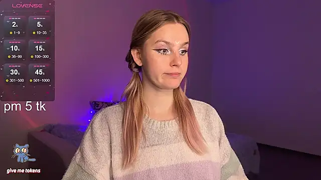 Snapshot of Chanel_Gill chatting on 02-05-25, 12:20 Chanel Gill online show from 02-05-25, 12:20