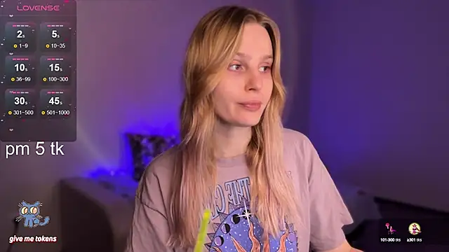 Snapshot of Chanel_Gill chatting on 02-06-25, 08:56 Chanel Gill online show from 02-06-25, 08:56