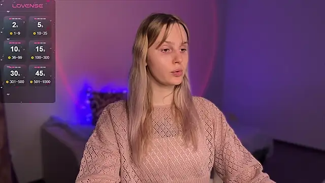 Snapshot of Chanel_Gill chatting on 02-10-25, 09:15 Chanel Gill online show from 02-10-25, 09:15