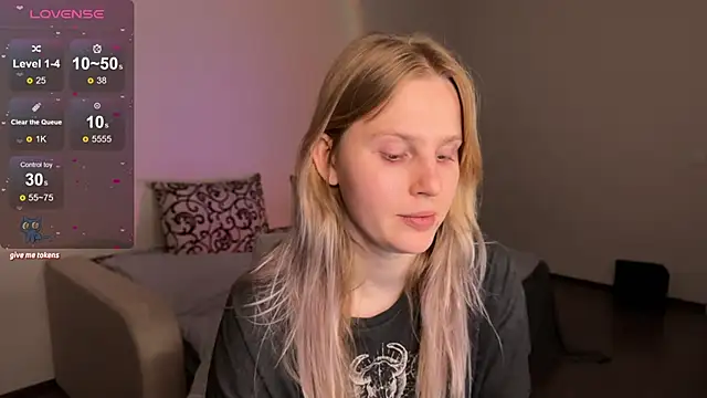 Snapshot of Chanel_Gill chatting on 03-02-25, 05:58 Chanel Gill online show from 03-02-25, 05:58