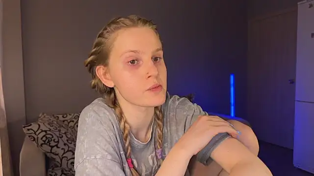 Snapshot of Chanel_Gill chatting on 03-13-25, 01:50 Chanel Gill online show from 03-13-25, 01:50