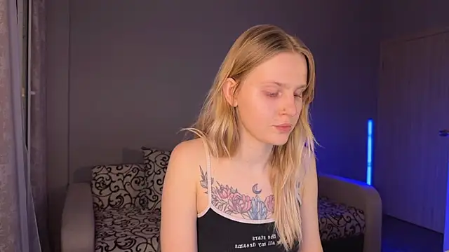 Snapshot of Chanel_Gill chatting on 03-14-25, 02:53 Chanel Gill online show from 03-14-25, 02:53