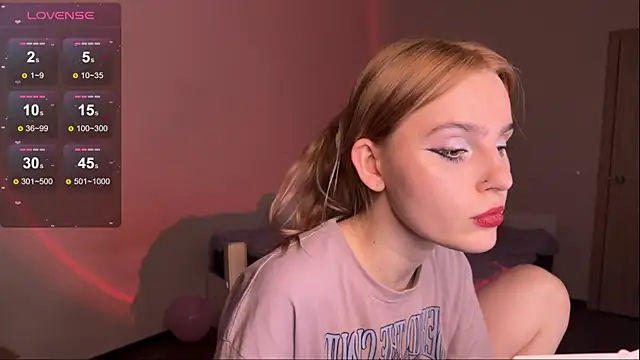 Snapshot of Chanel_Gill chatting on 03-18-25, 06:48 Chanel Gill online show from 03-18-25, 06:48