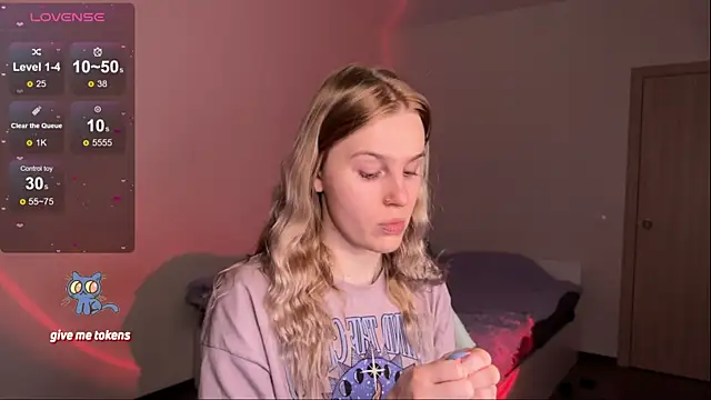 Snapshot of Chanel_Gill chatting on 03-22-25, 01:43 Chanel Gill online show from 03-22-25, 01:43