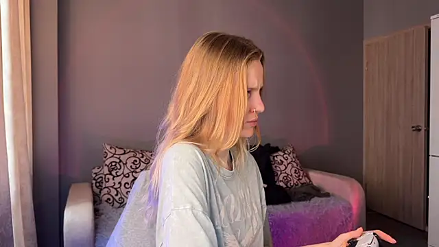 Snapshot of Chanel_Gill chatting on 09-18-25, 06:37 Chanel Gill online show from 09-18-25, 06:37