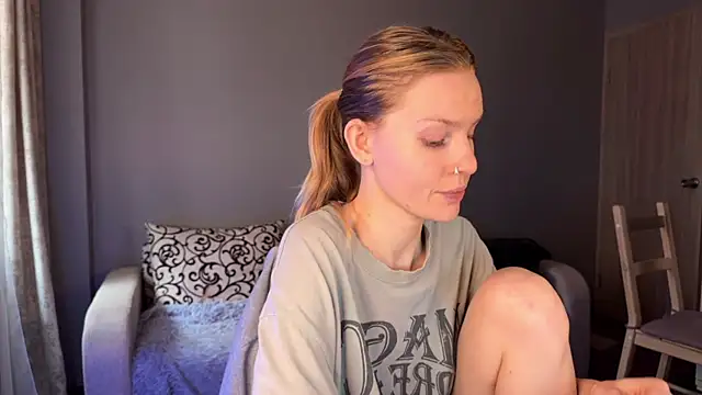 Snapshot of Chanel_Gill chatting on 09-26-25, 05:00 Chanel Gill online show from 09-26-25, 05:00