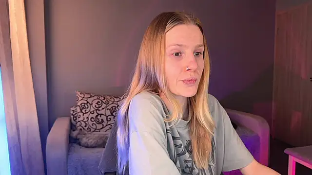 Snapshot of Chanel_Gill chatting on 09-27-25, 06:29 Chanel Gill online show from 09-27-25, 06:29