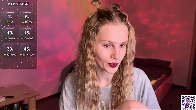 Snapshot of Chanel_Gill chatting on 09-28-25, 06:24 Chanel Gill online show from 09-28-25, 06:24